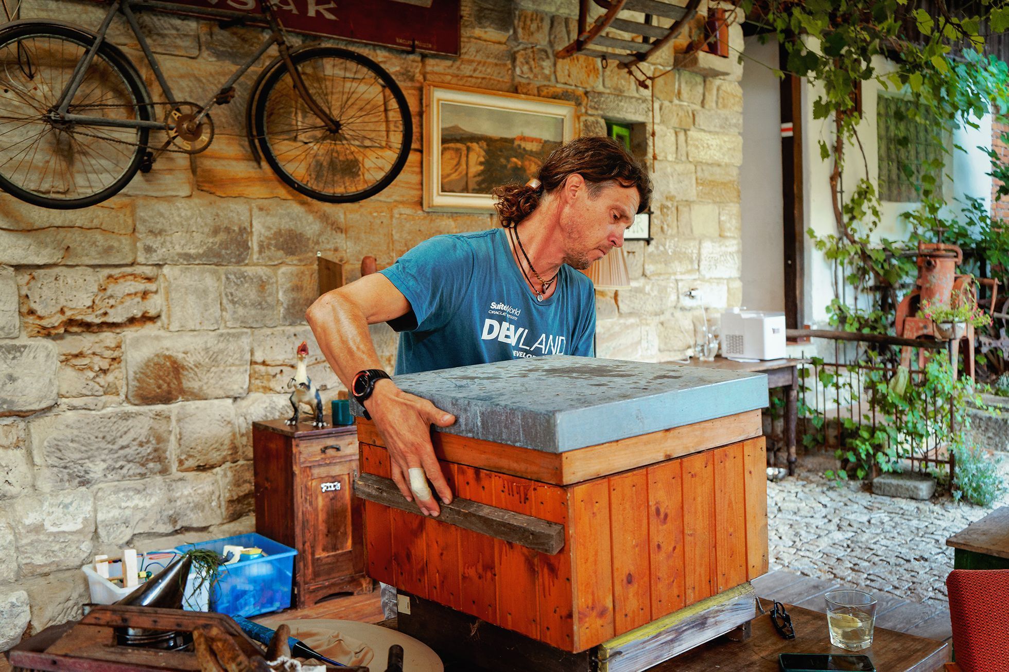 Včelař Martin Dědek, Mladostov v Českém ráji, srpen 2024