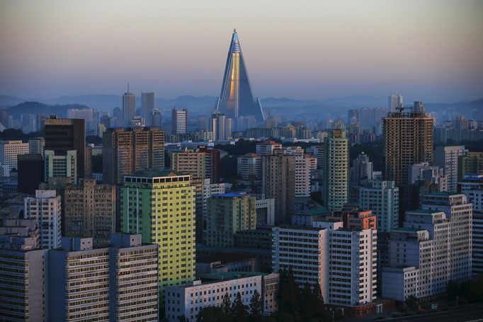 Nejvyšší budova Severní Koreje ve výstavbě - Hotel Ryugyong - má 105 podlaží.