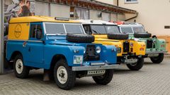 Vozy Land Rover Defender v barvách Vintage Racing Teamupro Dakar Classic 2022