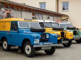 Česká invaze na Dakar Classic: "tři Grácie", Suzuki z kopřiv, Škoda i návrat legendy