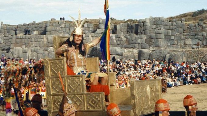 Oslavy starého inckého svátku slunce -  Inti Raymi - přivedou každý rok 24. června do peruánského Cuzca tisíce turistů