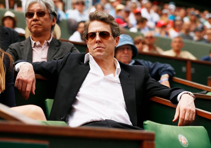 Tennis: Hugh Grant watches from the stands (French Open)