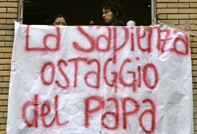 Itálie papež univerzita protesty 2