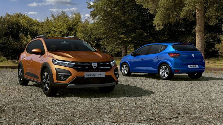 Dacia odhaluje nové Sandero a Logan. Mají modernější design a techniku Renaultu Clio