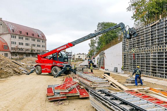 Cestující ale zatím musí počítat s tím, že se budou pohybovat po staveništi. Vznik nového jihlavského terminálu je reakcí na několik současných trendů.