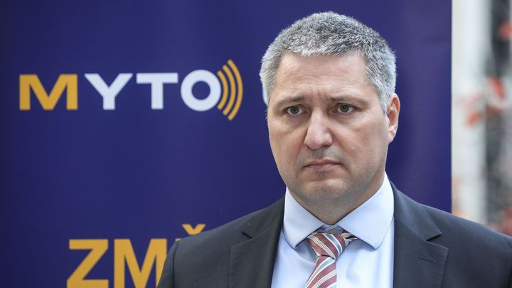 V Česku za 401 milionů, na Slovensku sedmkrát méně. Systém známek tam zlevnil tendr