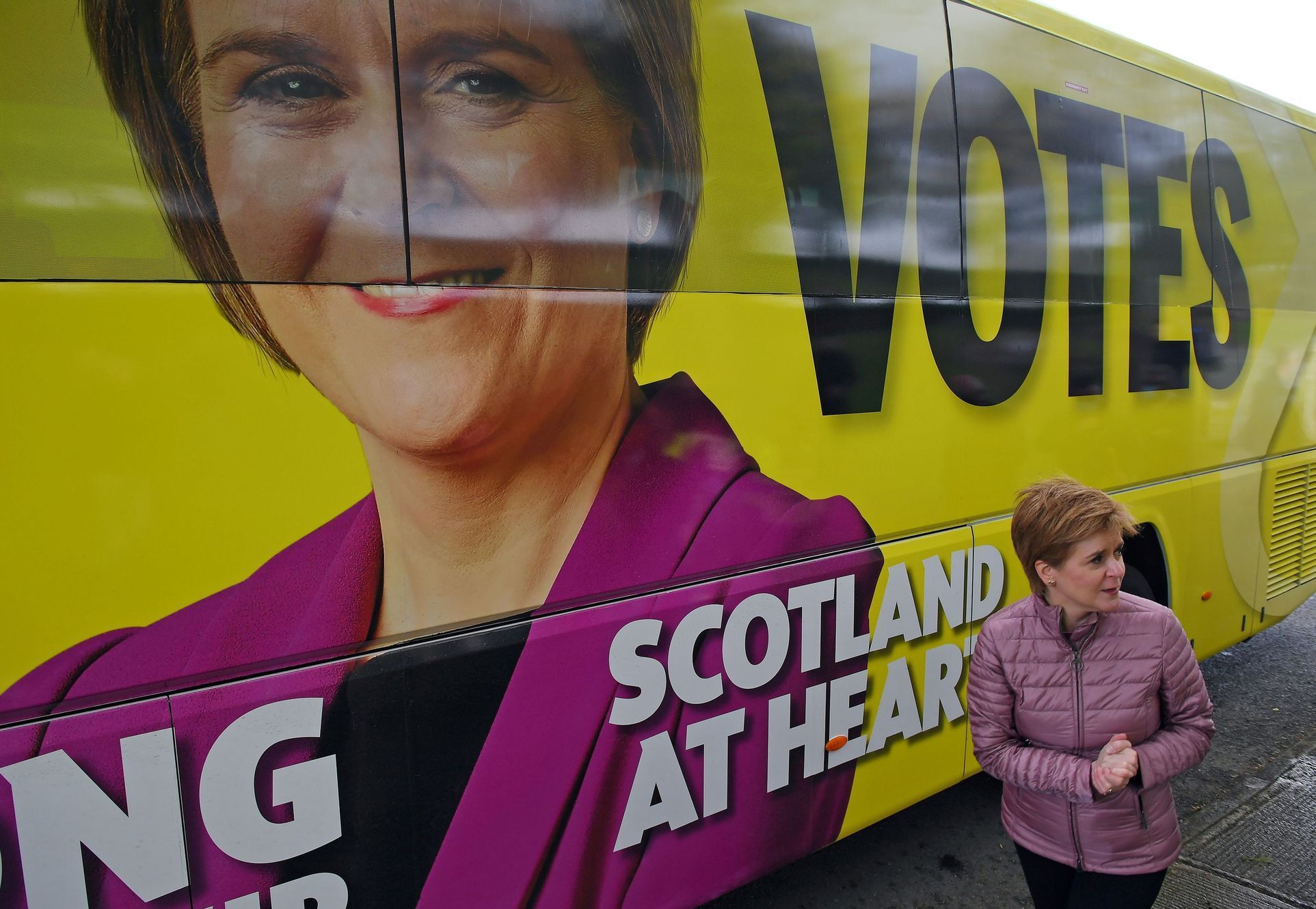 Nicola Sturgeonová během kampaně před skotskými volbami.