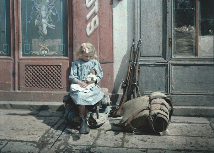 Autochrom  byl raný proces barevné fotografie patentovaný roku 1903 bratry Lumièrovými a komerčně vyráběný v letech 1907 až 1935.