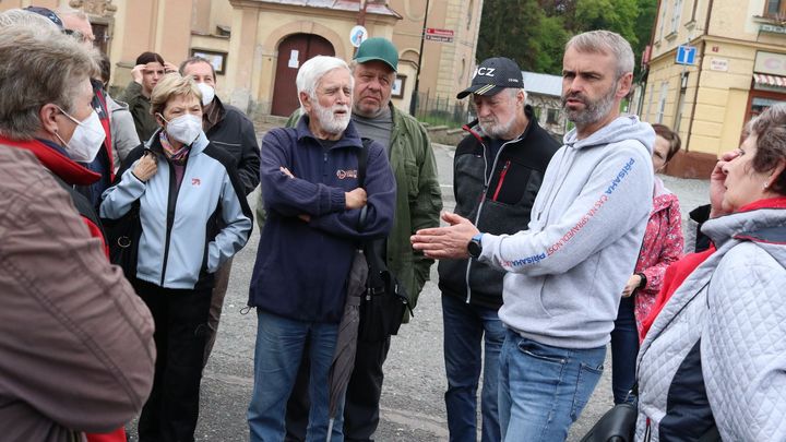 Kantar CZ: Do sněmovny by se dostala Šlachtova Přísaha, ČSSD je s 3 % za Trikolórou; Zdroj foto: Radek Bartoníček