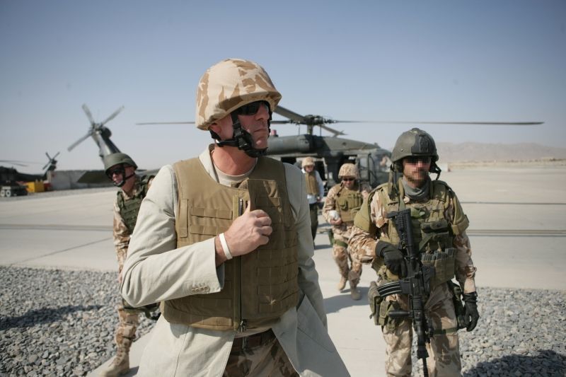 Premiér Mirek Topolánek utajeně navštívil české vojáky v Afghánistánu