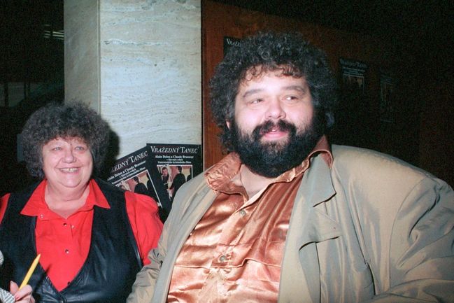 Herec Jiří Růžička se svojí maminkou herečkou Helenou Růžičkovou během pobytu v Bratislavě v roce 1992