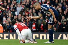 V Anglii to jde. Od nové sezony budou zpětně trestat fotbalové simulanty