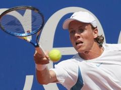 Český tenista Tomáš Berdych v semnifinále turnaje ve Stuttgartu, ve kterém podlehl Španělu Ferrerovi.