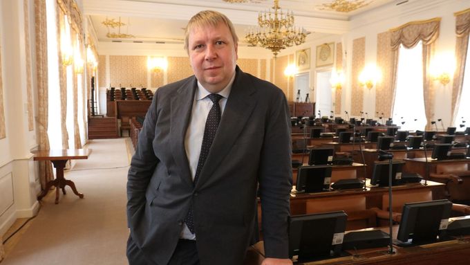 Aleš Juchelka byl v minulosti členem TOP 09, poslancem ANO je od roku 2017. Má šanci zůstat jím i po volbách, na moravskoslezské kandidátce strany je na třetím místě.