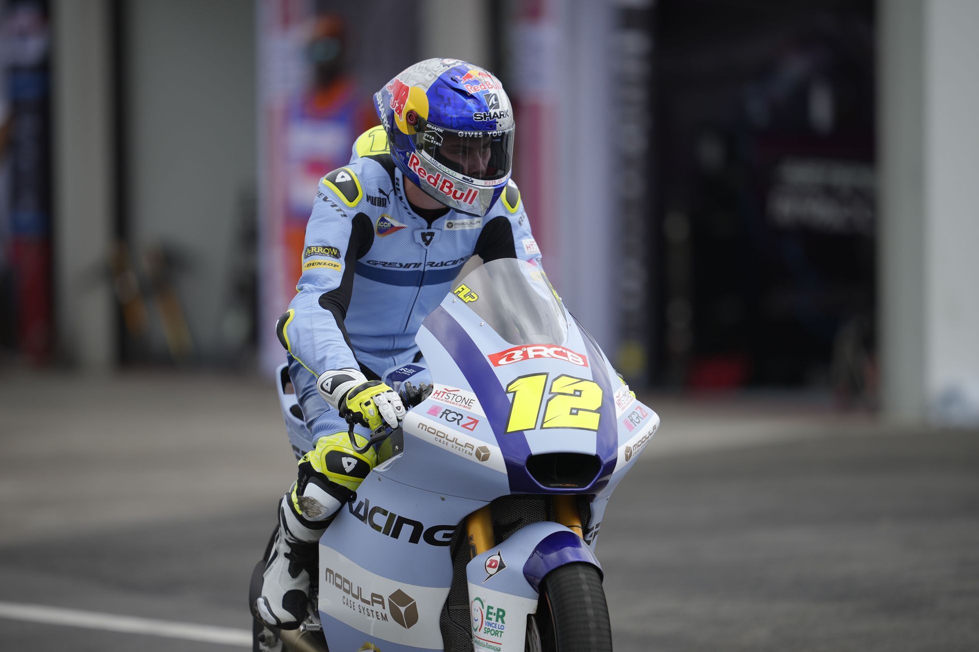 Filip Salač na motocyklu Moto2 týmu Gresini Racing při VC Malajsie 2022