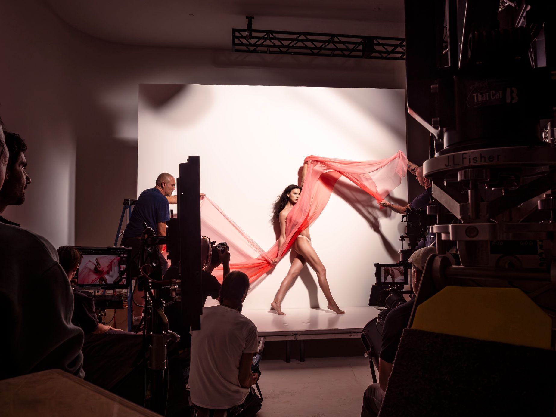 Pirelli kalendář 2026 backstage