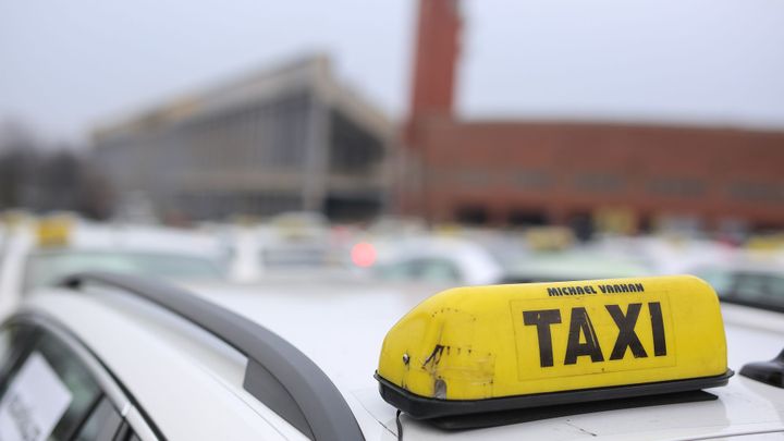 Řidiči alternativních taxislužeb zakládají asociaci, chtějí prosadit jednodušší testy