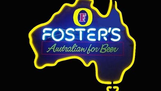 Pivo Fosters se prodává po celém světě. Bude patřit nadnárodním gigantům?