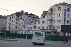 Rusové odtáhli, zkáza zůstala. Černihiv odolal okupantům, dnes v okolí zabíjejí miny