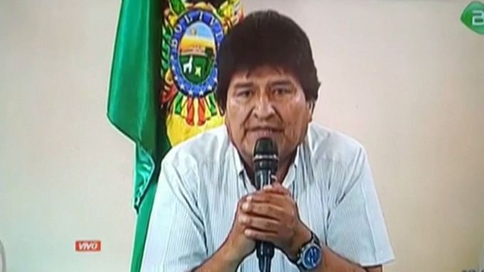 Evo Morales oznamuje rezignaci na post bolívijského prezidenta.