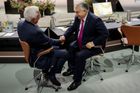 Klaus řečnil v Maďarsku o Thatcherové, v Budapešti se potkal s Orbánem