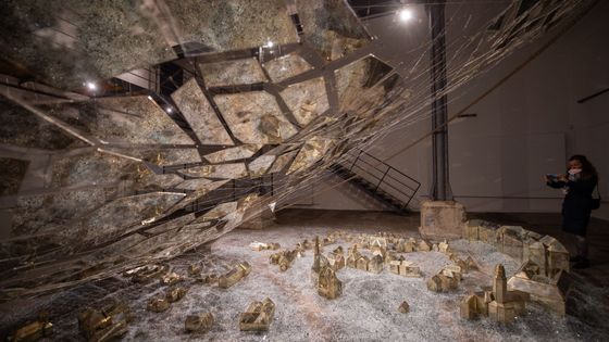 Krumlovské Schiele Centrum otevřelo, vystavuje skleněný úplněk nad městem