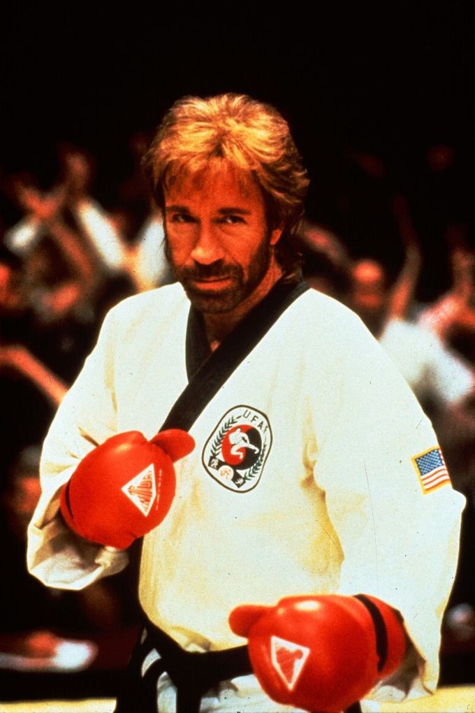 Chuck Norris v roli sebe sama během natáčení filmu Sidekicks (1992)