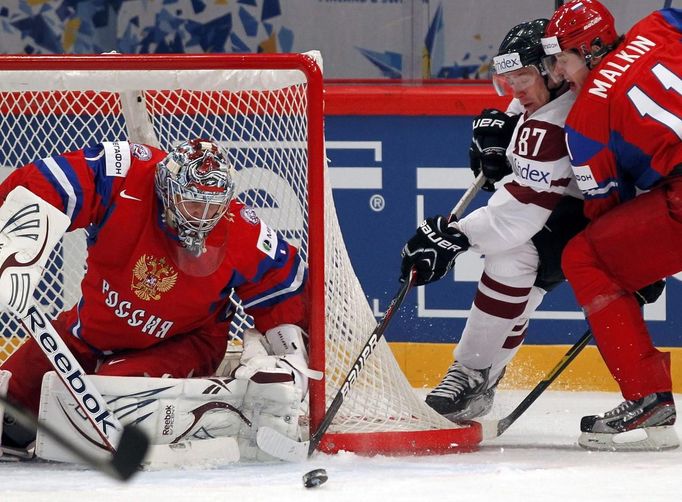 MS v hokeji 2012: Lotyšsko - Rusko (Meija, Varlamov, Malkin)