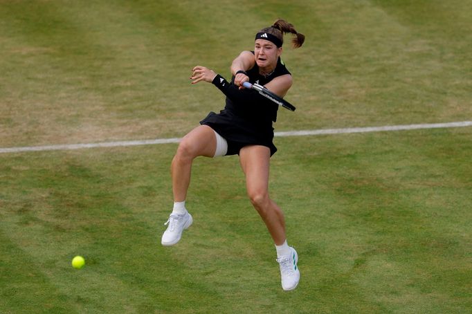 Karolína Muchová na turnaji v londýnském Queen's Clubu