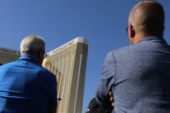 Masová vražda v Las Vegas: Hotelová ochranka možná zachránila desítky životů, střelce vyrušila