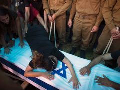 Pohřeb izraelského vojáka.
