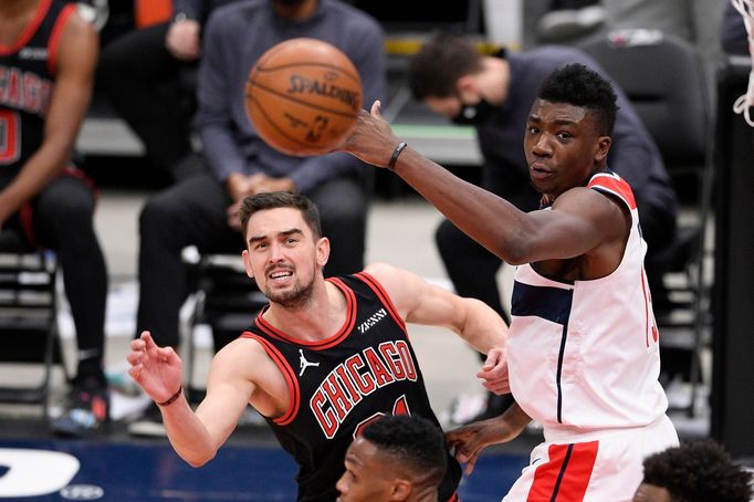 Tomáš Satoranský v zápase NBA Chicago Bulls - Washington Wizards