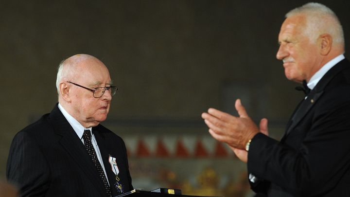 Zemřel bývalý politický vězeň odsouzený za "vatikánskou špionáž", bylo mu 94 let