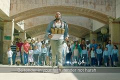 Podívej na své zakrvácené oběti! Kuvajtské video o sebevražedném atentátníkovi budí ovace i kritiku