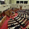 Řecký parlament schválil úspory, v ulicích byly protesty