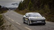 Lucid Air je novým rekordmanem, ale 900kilometrovou hranici se mu pokořit nepovedlo.