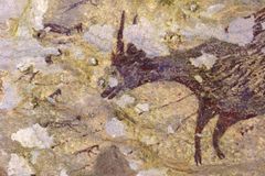 Vědci našli v jeskyni 44 tisíc let starou malbu, může to být nejstarší příběh světa