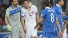 Fotbal, Česko - Itálie: Libor Kozák - Gianluigi Buffon a Ignazio Abate (8)