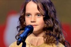 Video: Devítiletá holčička dobývá svět. Díky opeře