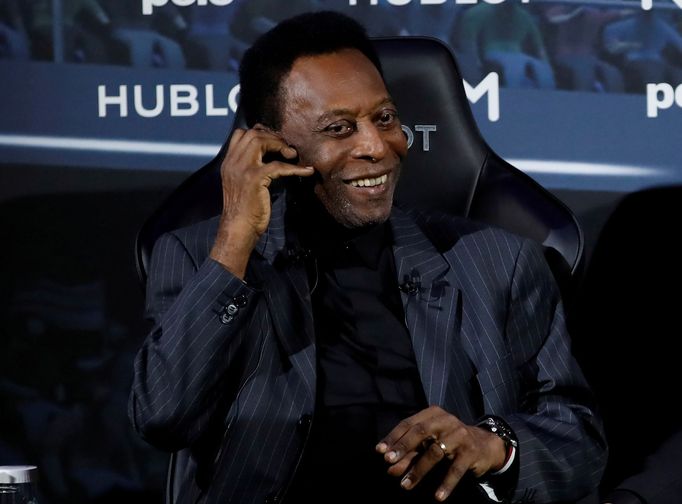 FILE PHOTO: Brazilian soccer legend Pele is seen in Paris, April 2, 2019. Picture taken April 2, 2019.  REUTERS/Christian Hartmann/File Photo