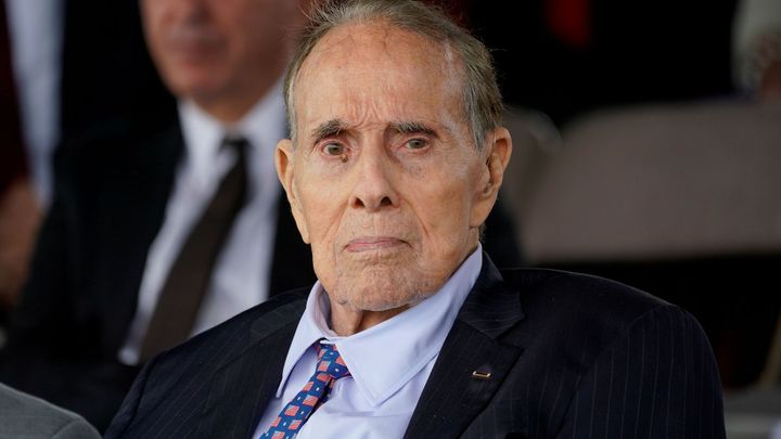 Ve věku 98 let zemřel americký politik Bob Dole. V boji o Bílý dům ho porazil Clinton; Zdroj foto: Reuters