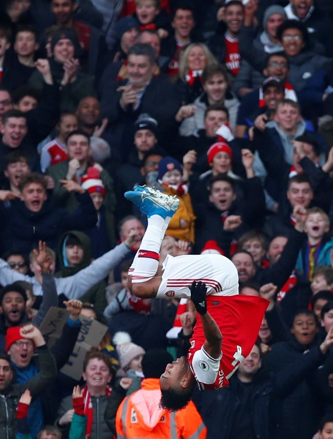 Soccer Football - Premier League - Arsenal v Chelsea - Emirates Stadium, London, Britain - December 29, 2019 Arsenal's Pierre-Emerick Aubameyang celebrates scoring their