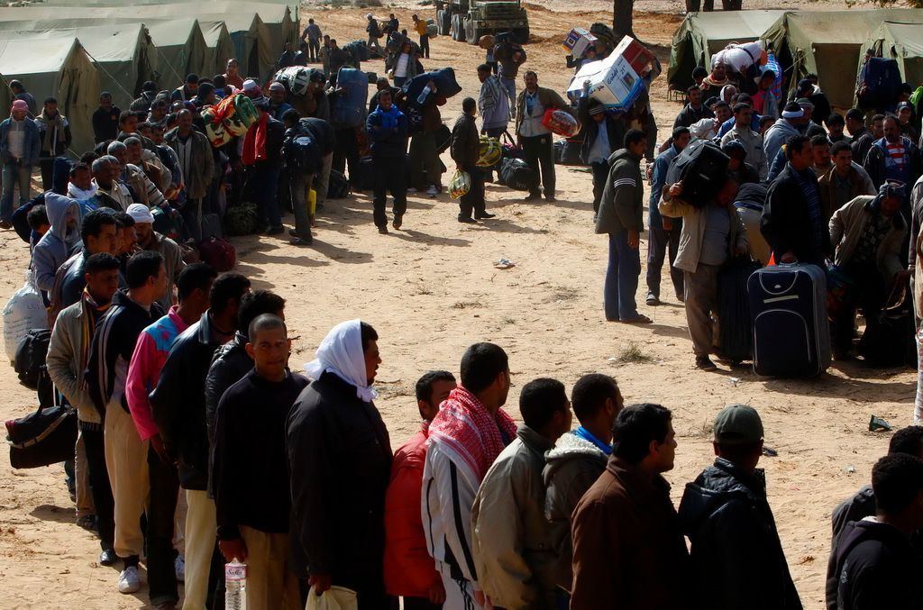Egyptští uprchlíci utíkají z Libye do Tuniska