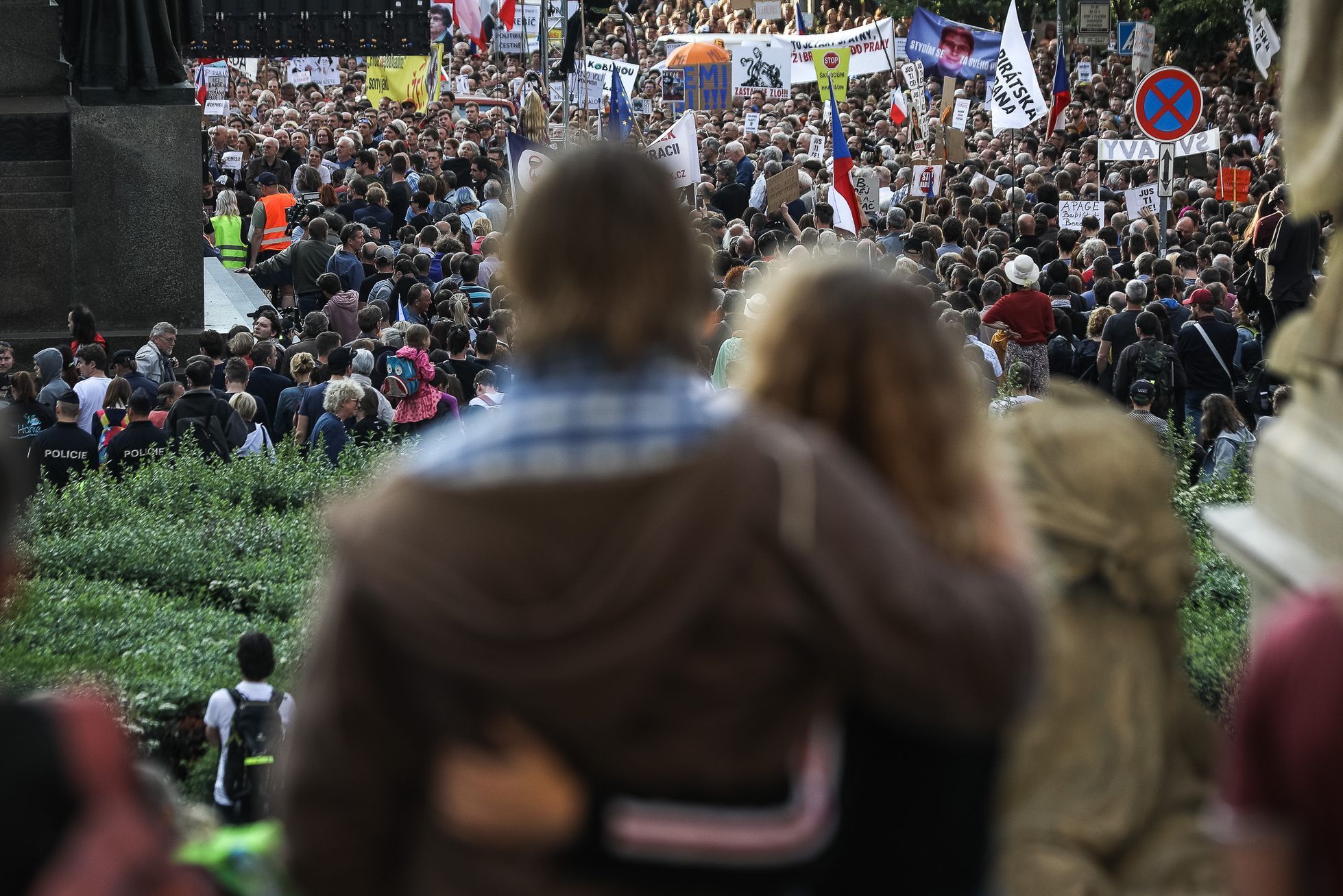 Demonstrace proti Benešové a Babišovi na Václavském náměstí, Milion chvilek pro demokracii