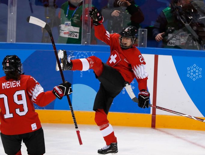 ZOH 2018, Švýcarsko-Korea Ž: Alina Müllerová slaví gól