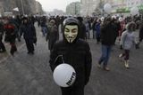 Anonymous - v současném světě se bez masky Guy Flawkese neobejde žádná demonstrace.