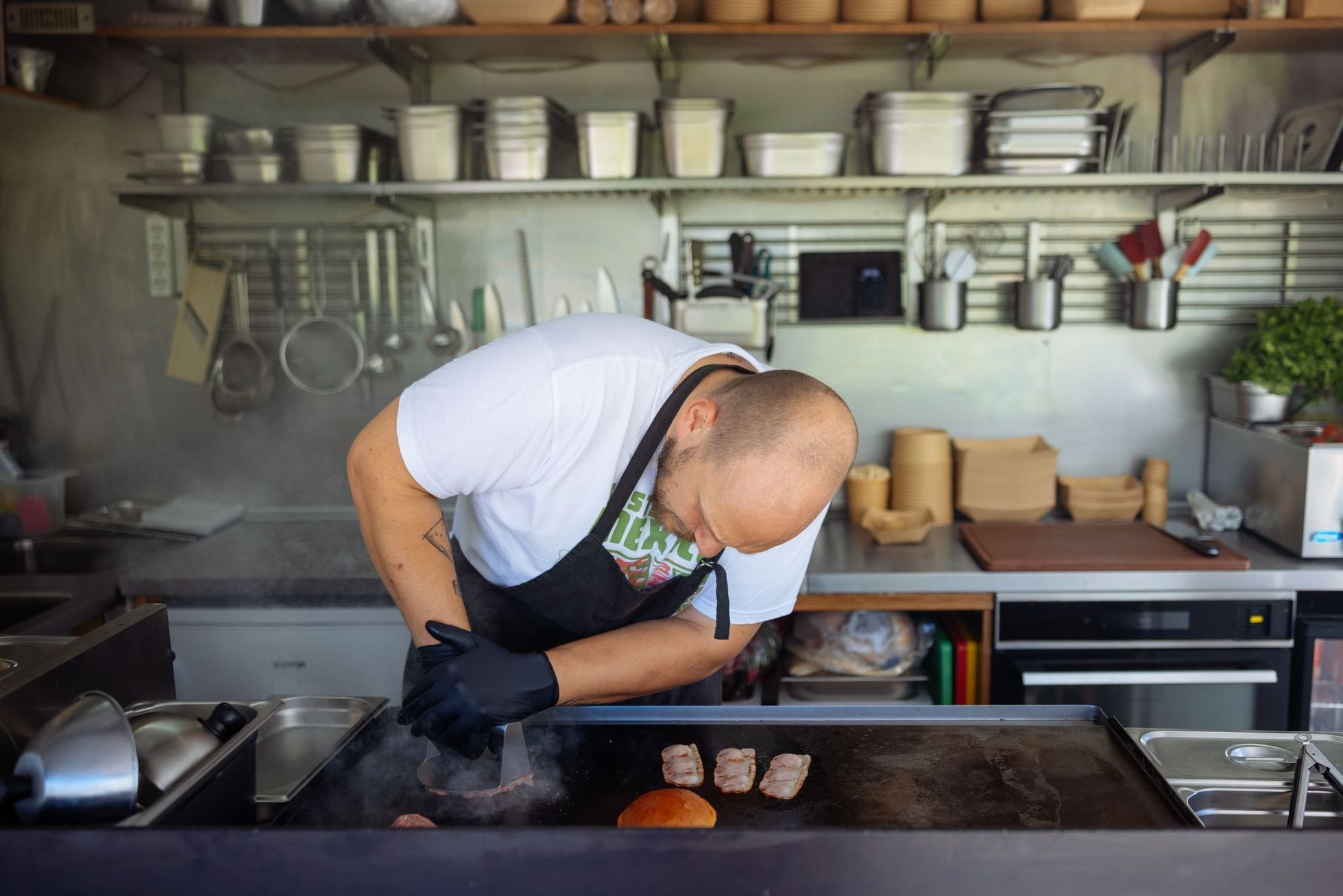 PřívYES, přívěs, jídlo, gastronomie, Palmovka, Libeň, burger, quesadilla, street food