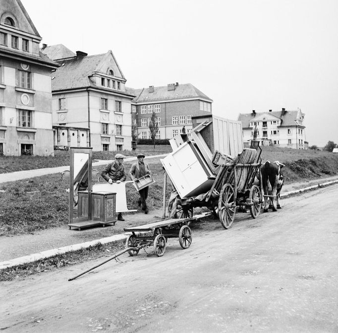 Evakuace českého obyvatelstva z Poličky 8. října 1938.