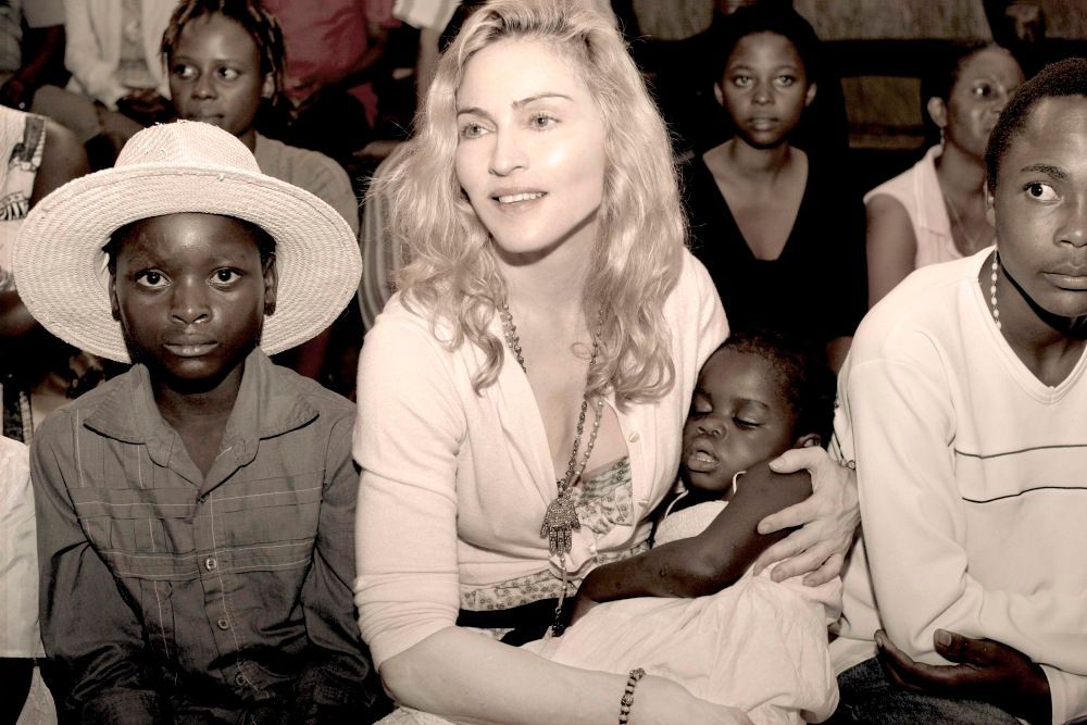 Madonna v Malawi s Chifungo