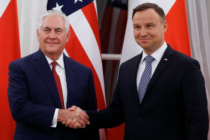 Americký ministr zahraničí Rex Tillerson a polský prezident Andrzej Duda během jednání ve Varšavě.